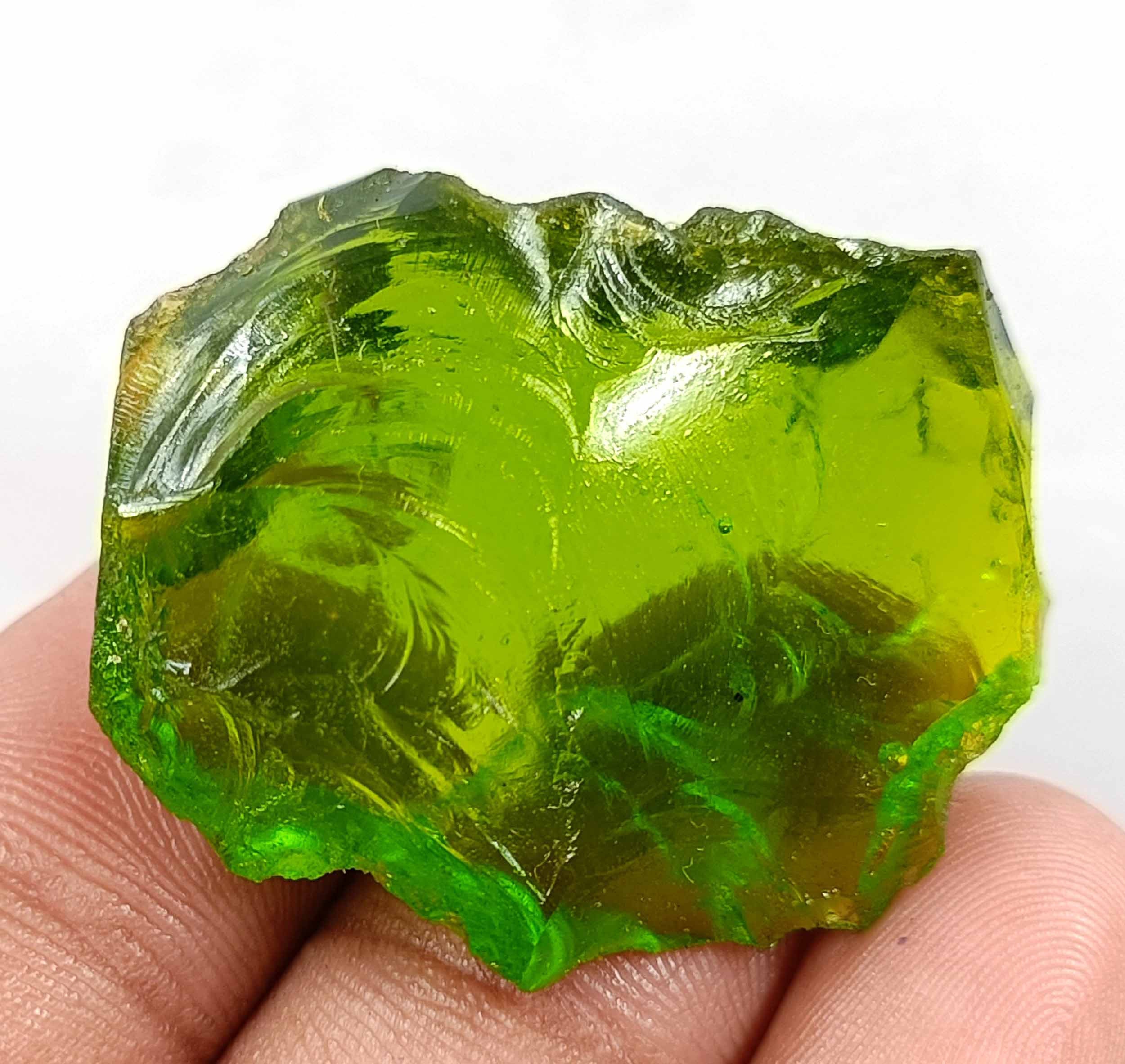 ペリドット 天然 100-130カラット パキスタン産 半透明 原石