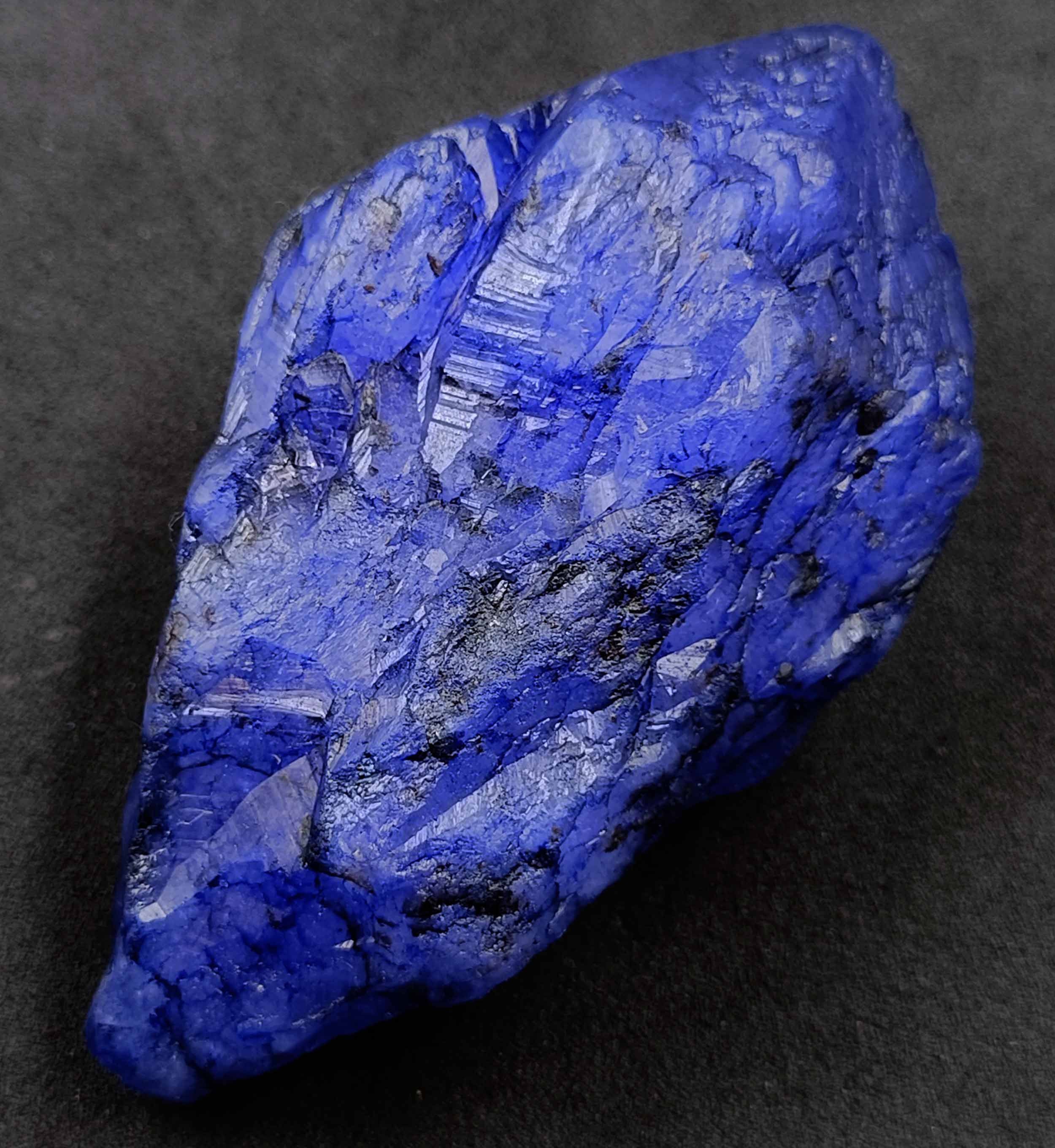Sapphire Certified Natural Blue Raw High-class Quality 700