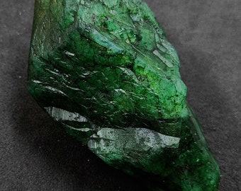エメラルド原石！コロンビア産 天然900～1000カラット 鑑定済みルース