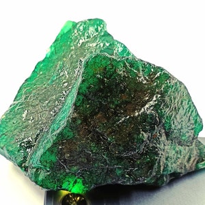 Green Emerald Rough 4500 Ct Very Big Size Uncut Shape Certified Natural Earth-Mined Loose Gemstone From Colombia Superior Quality AAO