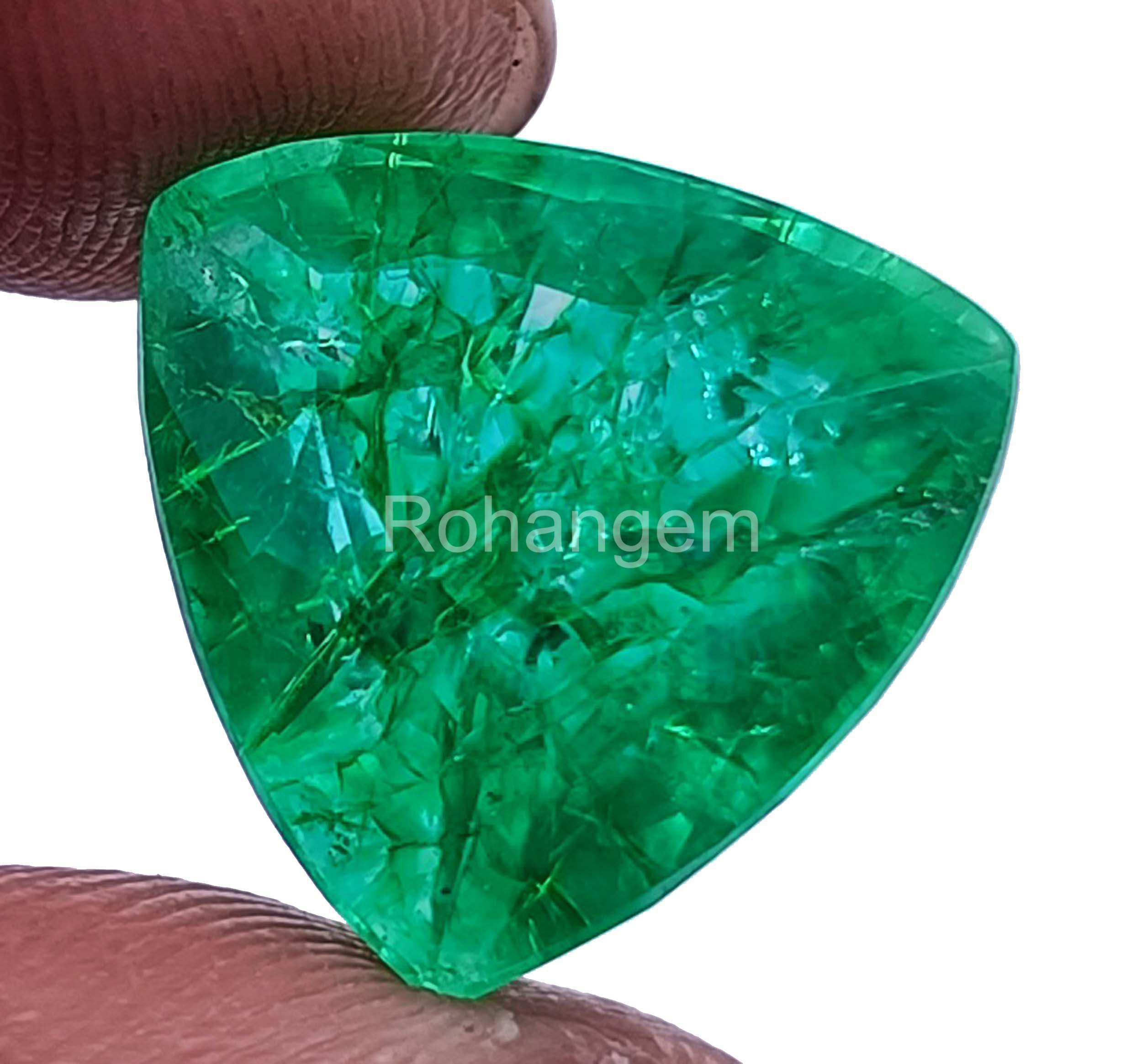 グリーンエメラルド 9.65 CT 認定天然石 ファセットカット トリリオン 