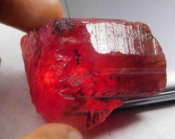 Rubis rouge naturel brut semi-transparent certifié EGL de 220 carats, 6LNQ