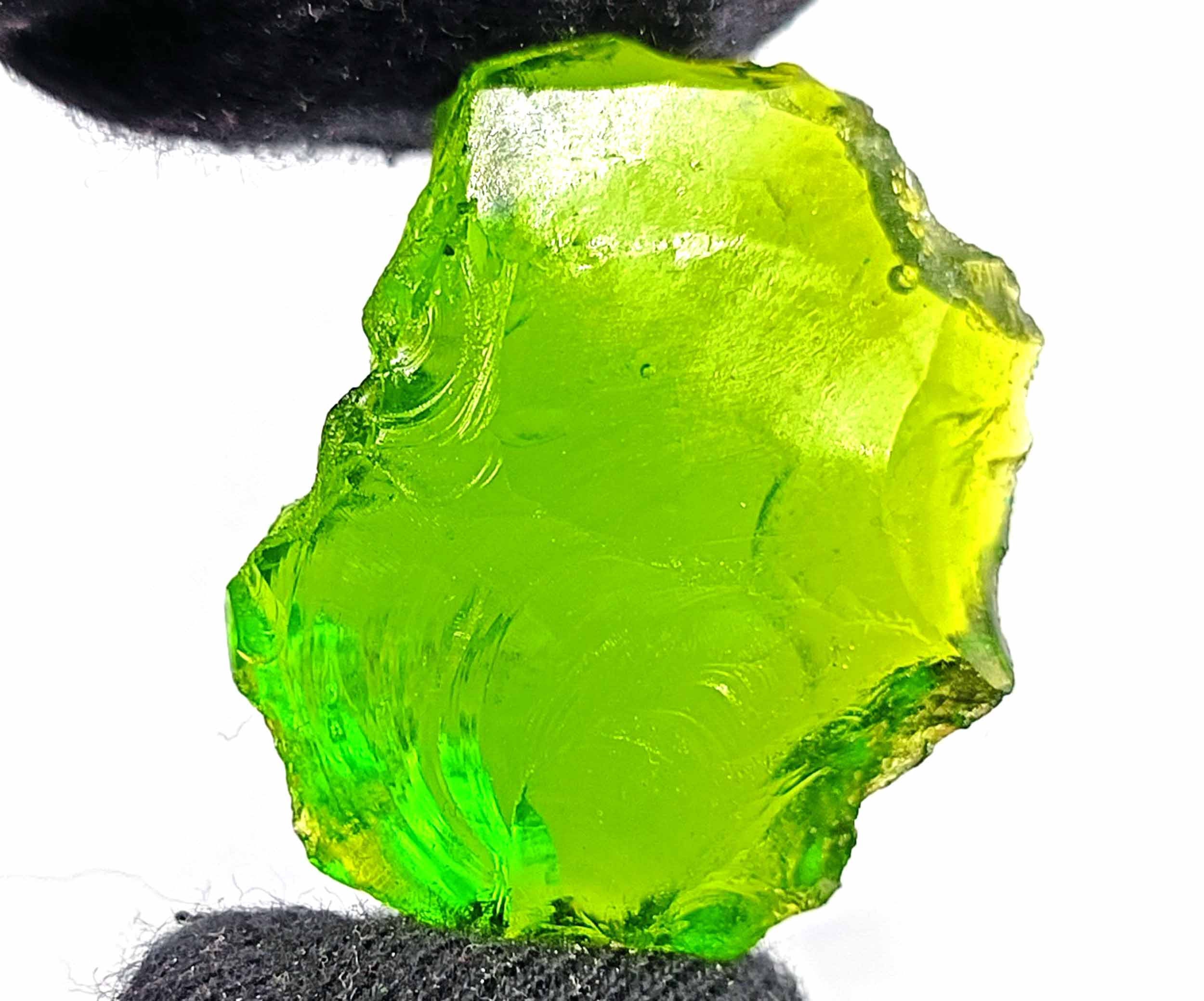 ペリドット 天然 100-130カラット パキスタン産 半透明 原石