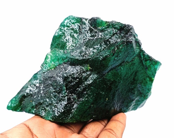 グリーンエメラルド原石 3975カラット 巨大な未カット原石 認定天然