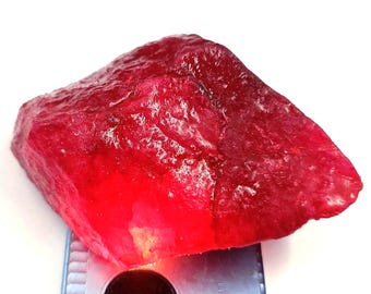 Rubino rosso naturale grezzo tinto, 500 carati, certificato EGL, pietra preziosa sciolta semitrasparente 6JNN