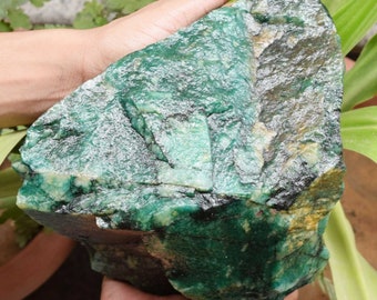 Emerald 30000 Ct 6 Kg Certified Natural Precious Wonderful Quality Earth Mined Big Size Uncut Shape Colombian Green Emerald Gemstone Rough