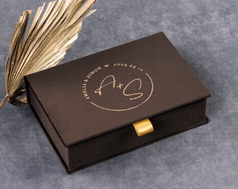 Personalized wedding box for pictures or cards, bridal gift box, personalized Instax photo box in brown or other color velvet