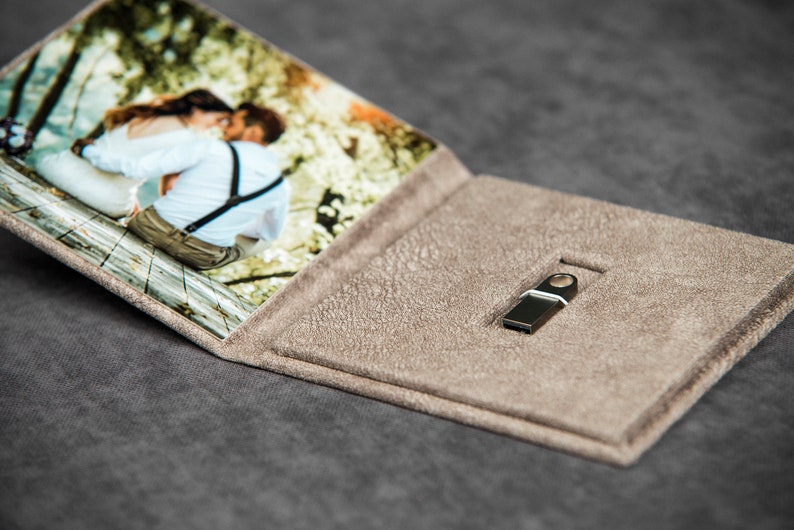 Luxury brown personalized USB flash drive box with golden names on cover