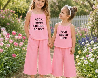 Aangepaste meisjesbroekenset, gepersonaliseerde foto-logotekst outfit, bijpassende zusset, peuter zomeroutfit, voeg je eigen ontwerp toe