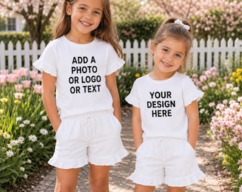 Custom meisjes shorts set, gepersonaliseerde foto-logo tekst outfit, bijpassende zus zomerset, peuter outfit met ruche mouw, voeg je eigen ontwerp toe