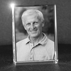 VIP-LASER 2D Flat Glass Photo Frame Selfstanding Portrait Format