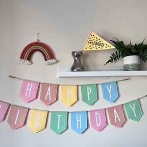 Happy Birthday Felt Bunting - Rainbow Pastels Garland - Felt Flag - Spearhead shape - Banner Party Room Decor - Reusable