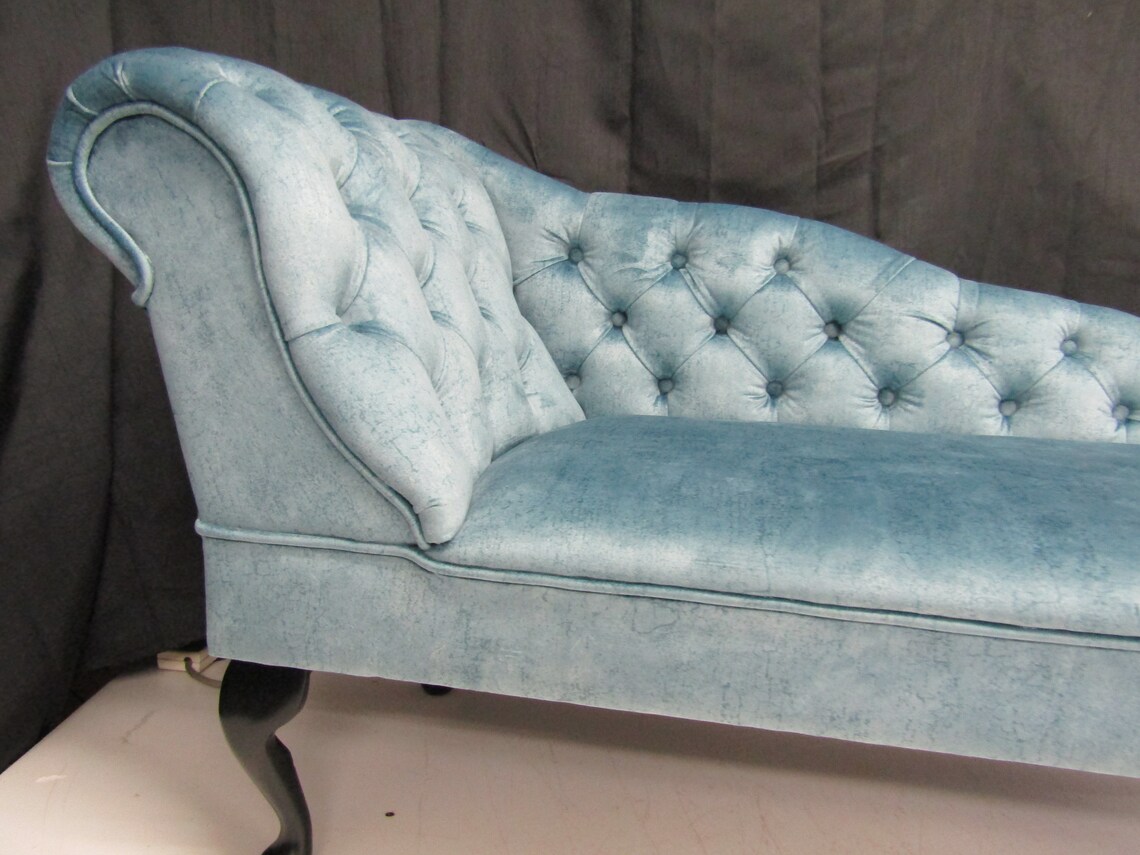 Chaise Longue in a Peacock Blue Velvet Buttoned Etsy