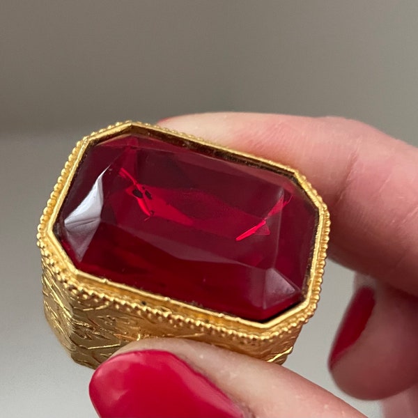 Vintage Florenza 1950s Gold with Red Gem Pill Box