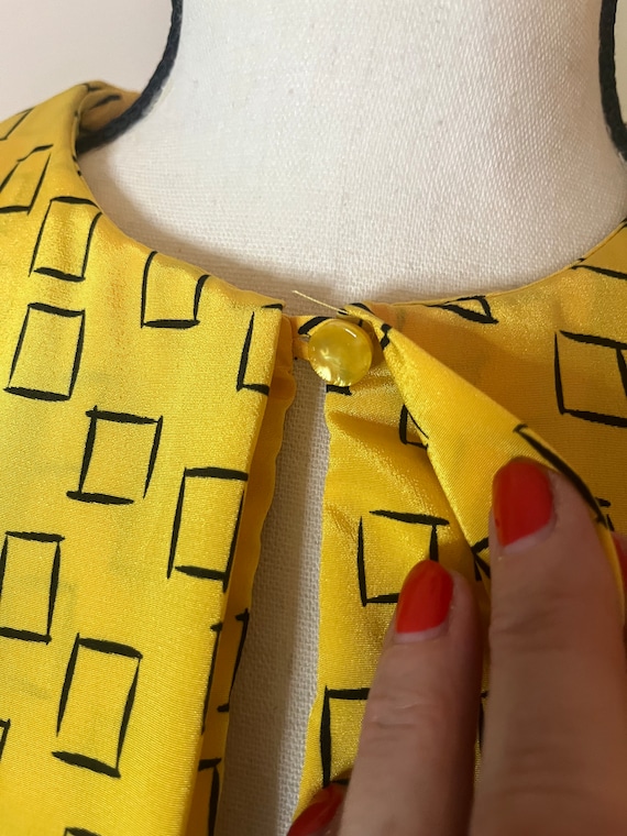 Yellow and Navy drop waist 1980s dress, geometric… - image 5