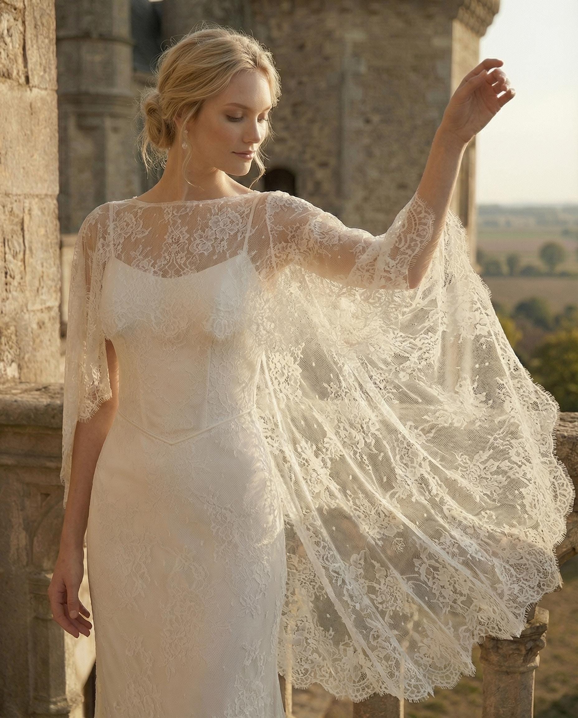 Fitted Chantilly Lace Wedding Dress - Etsy Fitted Chantilly Lace Wedding Dress - Etsy