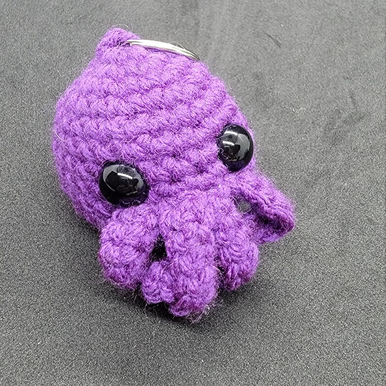 CROCHET PATTERN Cthulhu Keychain, Backpack Charm, Amigurumi Cthulhu Crochet Pattern, Digital Download image 2