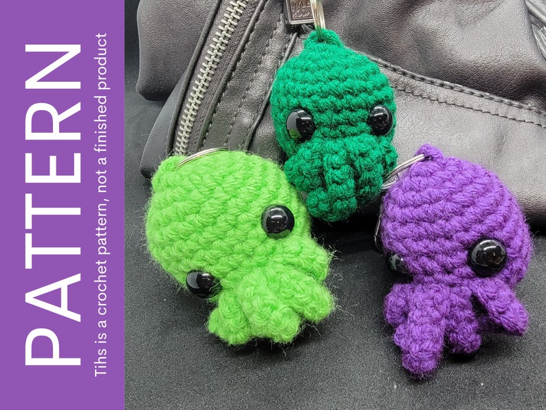 CROCHET PATTERN Cthulhu Keychain, Backpack Charm, Amigurumi Cthulhu Crochet Pattern, Digital Download image 1