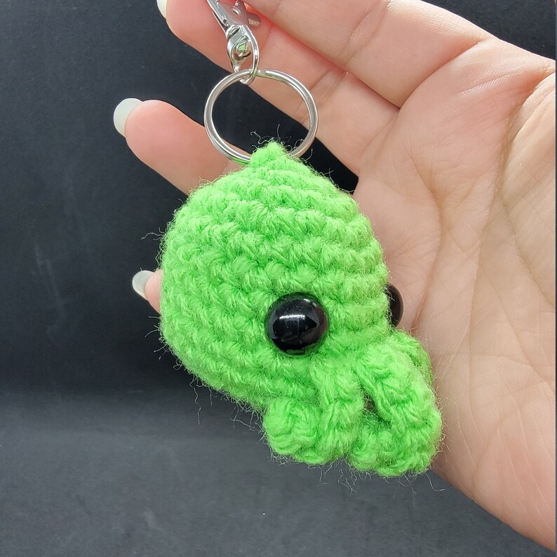 CROCHET PATTERN Cthulhu Keychain, Backpack Charm, Amigurumi Cthulhu Crochet Pattern, Digital Download image 4