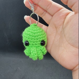 CROCHET PATTERN Cthulhu Keychain, Backpack Charm, Amigurumi Cthulhu Crochet Pattern, Digital Download image 3