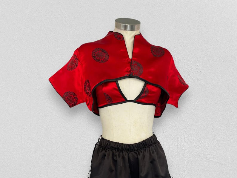 Cropped top rework, upcycling kimono top, rework kimono, upcycling kimono top, recycled kimono top, recycled oriental top, party clothes image 2