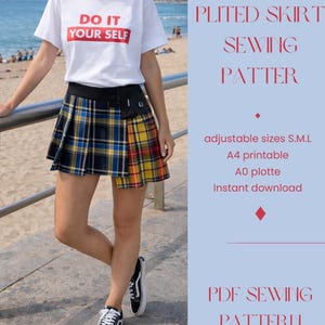 Puede incluir: Una camiseta blanca con el texto "DO IT YOUR SELF" y una falda a cuadros en azul, amarillo y rojo. La imagen también incluye el texto "ASIMETRIC PLITED SKIRT SEWING PATTERN" y "adjustable sizes S.M.L A4 printable A0 plotte Instant download PDF SEWING PATTERN".