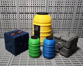 Sci-fi, Star Wars Inspired Shipping Cargo, 1/12 Scale Accessory Prop
