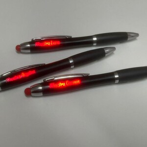 Penna LED Personalizzabile – Eleganza e Originalità in un Unico Regalo