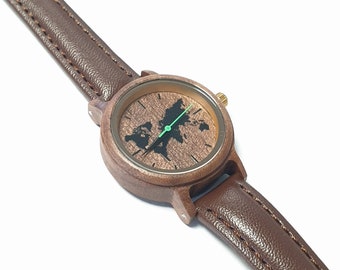 Montre en bois de noyer, cadeau d'anniversaire de conception de carte du monde unisexe, montre en bois pour hommes, montre en bois pour femmes