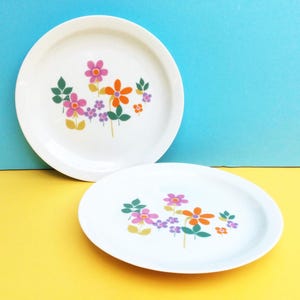 Vintage Teller mit hübschen Blumen, 2er Set, Spal Porzellan, 16,5 cm, Made in Portugal, Retro Küche, Flower Power Geschenk