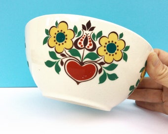 Vintage bowl with folk art flowers and hearts from Isa Germany, medium sized, small salad or serving bowl, rustic farmhouse kitchen