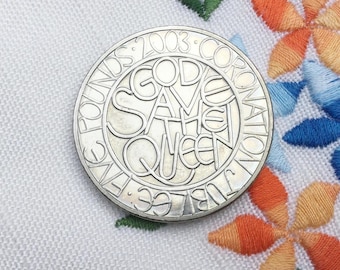 2002年英国5ポンド硬貨:エリザベス女王ゴールデンジュビリー - Etsy 日本 2002年英国5ポンド硬貨:エリザベス女王ゴールデンジュビリー - Etsy 日本