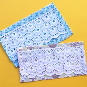 Servilleteros vintage, juego de 2, bolsillos de algodón con encaje, carteras de tela vintage, protector de teléfono, soporte para cuadernos, estilo cottage core