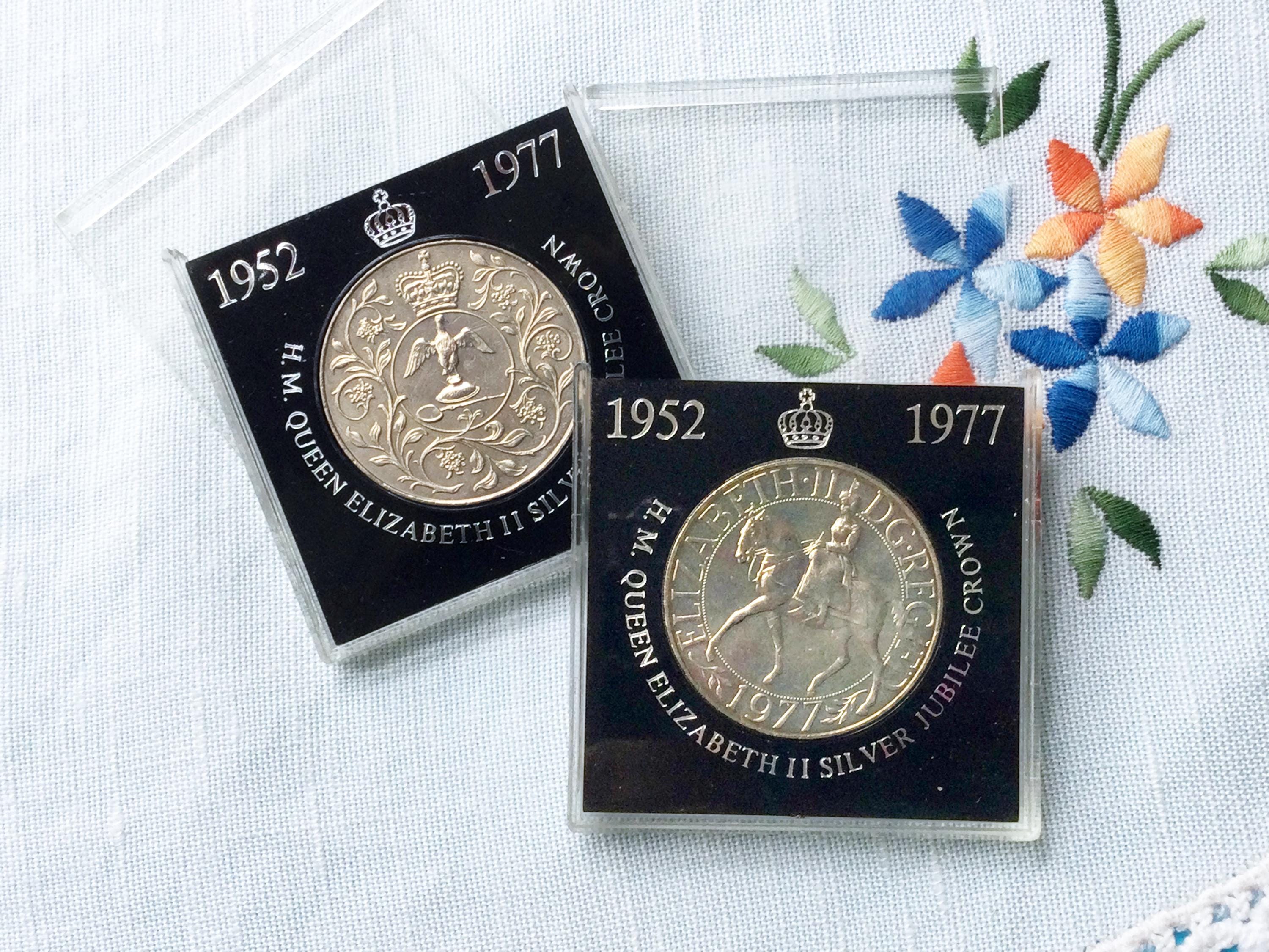 エリザベス二世女王陛下 シルバージュビリー記念メダル 山一證券創業80周年記念 楽天市場】エリザベス女王 シルバージュビリー 25年記念コイン 記念