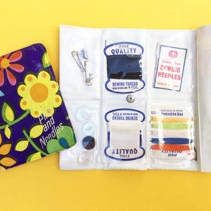 Vintage Flower Power-naaisets: jaren 60 Daisy Travel Herstelkoffertje