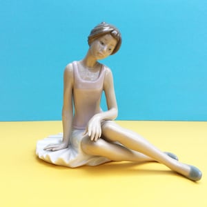 Vintage ballet dancer, Lladro seated ballerina from 1992, Handmade in Spain, porcelain dancer, ballet gift, dancer gift, Nao Daisa