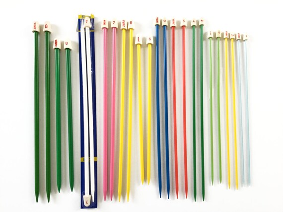 10/" en plastique Aiguilles à tricoter différentes tailles et couleurs.. livraison gratuite UK