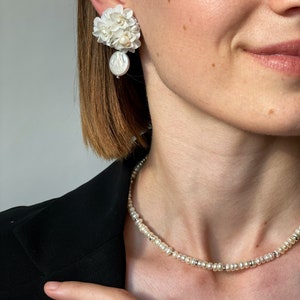 Wedding Pearl earrings, flower earrings, bride earrings for wedding day image 4