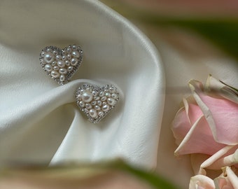 Wedding Heart Pearl earrings, heart earrings,  bridal earrings for wedding day