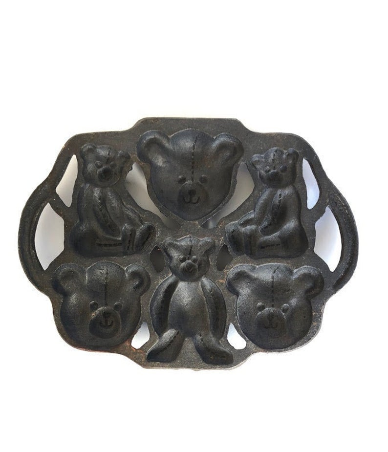 Vintage CAST IRON MOLD, Teddy Bears, Baking Pan, Cookware, Rustic