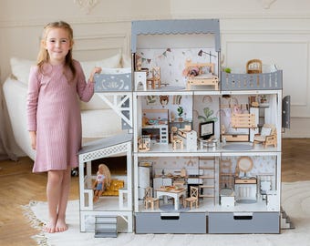 Ruim groot grijs poppenhuis met terras en balkon - inclusief meubels - geweldig kerstcadeau voor meisjes