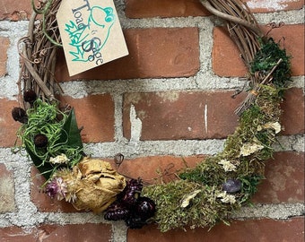 Toad & Sage Exclusive - 12" Wreath with Dried Flowers and Amethyst, Witch Broom and Triple Goddess