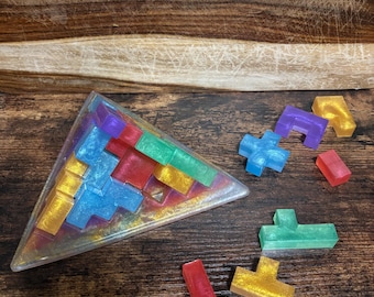 The 3D Pyramid Puzzle - Rainbow Mania