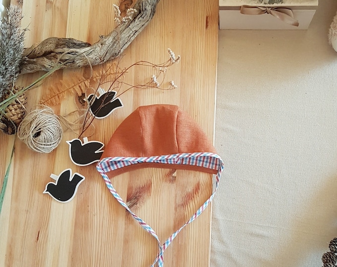 Rustic terracotta linen baby bonnet,gingham linen red blue white bonnet,reversible two sides linen unisex bonnet, leinen Neugeborene bonnet
