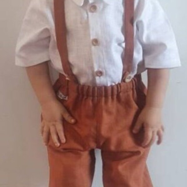 Baby-Jungen-Geburtstags-Outfit aus Leinen, Tauf-Outfit für Jungen, Leinen-Kleidung für Hochzeiten, Salbei-Babyanzug, Hosenträger-Leinenhose, erster Geburtstag