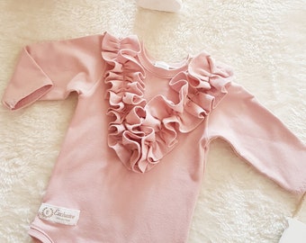 Newborn dusty pink leotard, ruffled baby girl leotard, dusty pink/white/black elegant baby body, baby girl leotard with ruffle