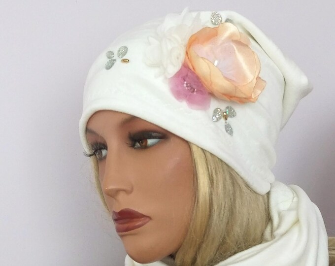 Extra soft white velor woman slouchy beanie and snood set,Elegant floral shiny beads embroidered luxury woman white hat and scarf,Damen hut