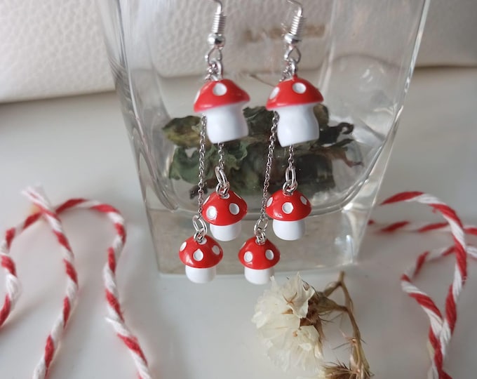 Hanging mushrooms earrings, red mushrooms earrings chain hanging silver color,Ohrringe aus Fliegenpilzen, fly agaric mushroom earrings