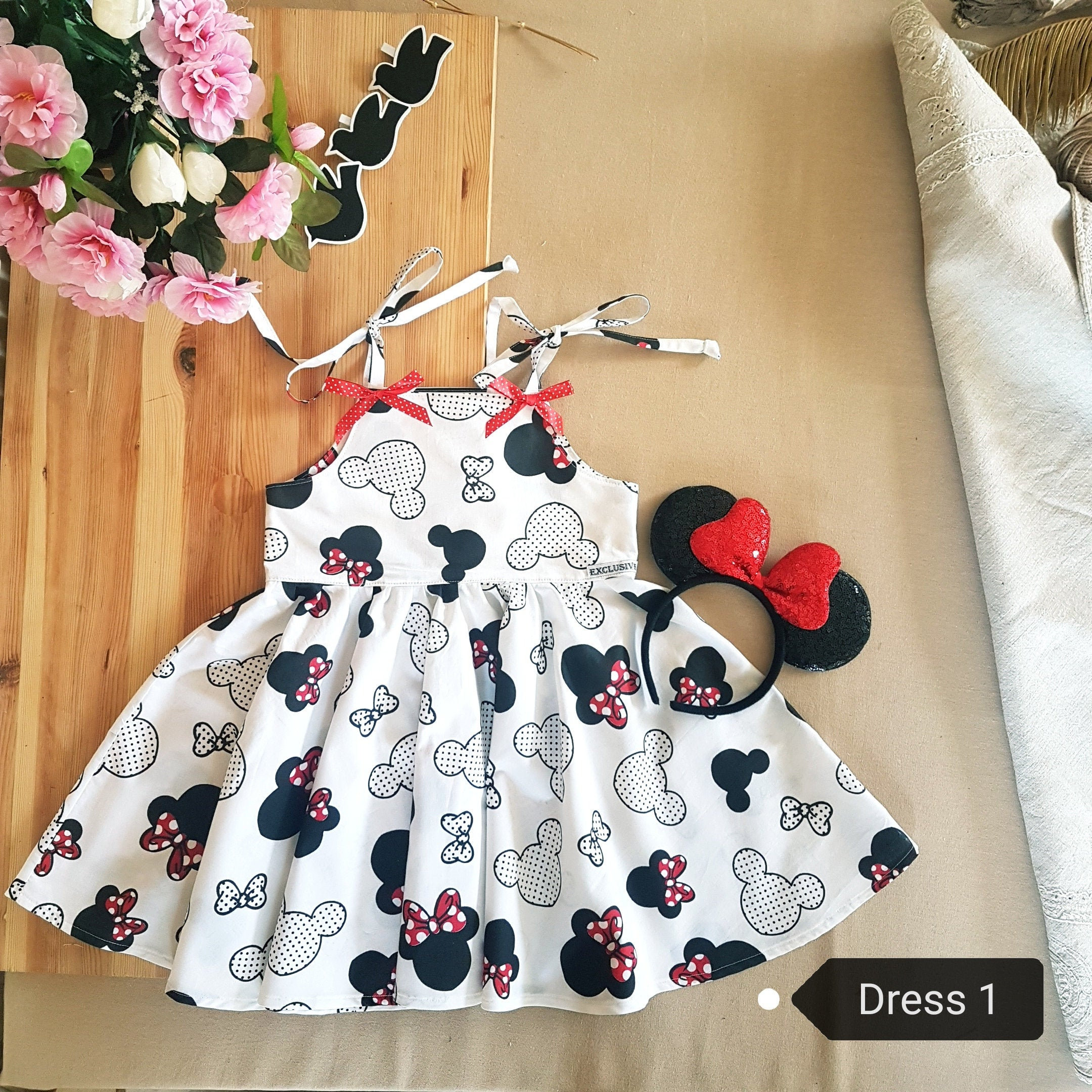 Minnie souris avec robe rose. enfants : image vectorielle de stock (libre  de droits) 2314946169