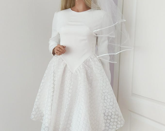 Woman Ivory lace princess dress, wedding simple princess long sleeve dress, puffy elegant woman Ivory Dress, Damen Kleid